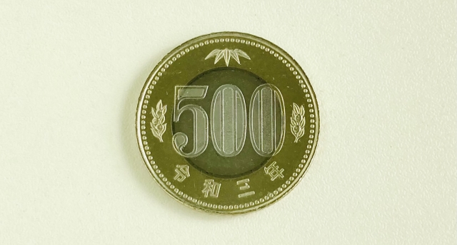 令和3年500円玉